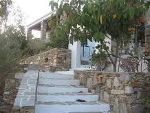 Manthos Place roomns apartments in Ios Mylopotas